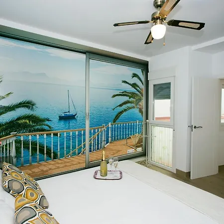Fresh, Relax & Sun Historic Center Apartment *
